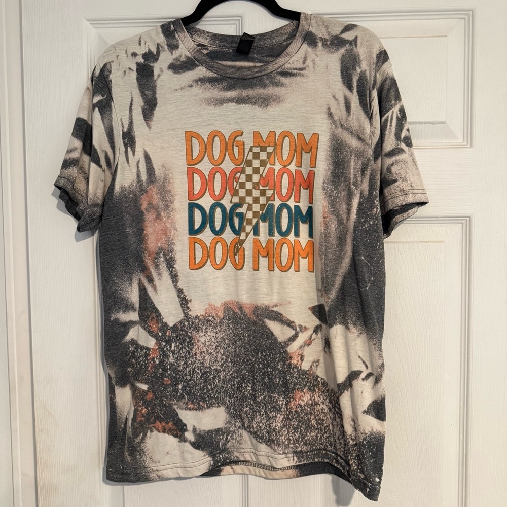 Dog Mom Graphic Tee